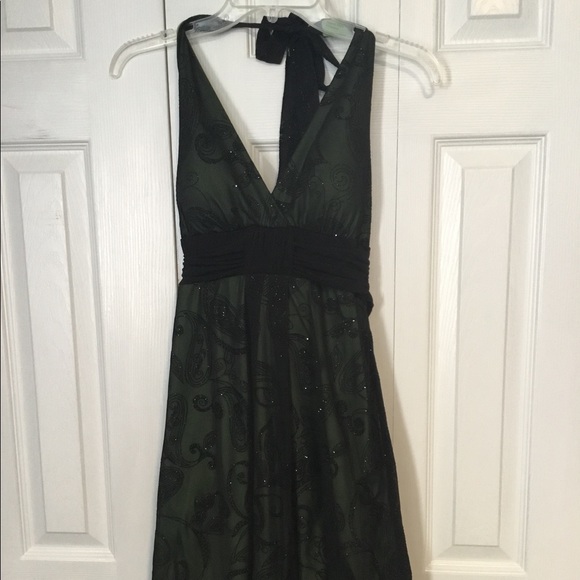 Dress - Picture 1 of 4